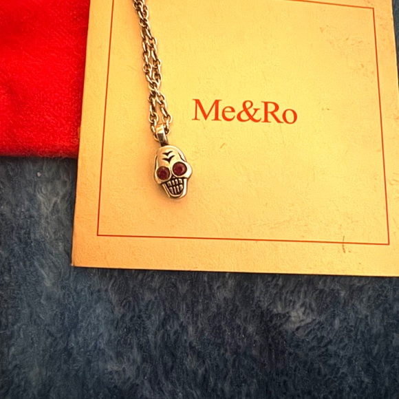 Me & Ro Skull necklace - Picture 4 of 5